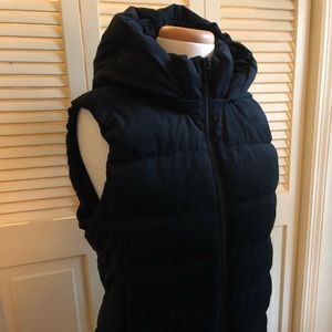 Uniqlo black down hooded vest